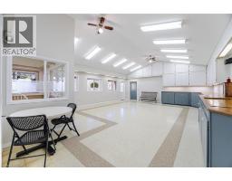 587 HILLCREST Road - 48