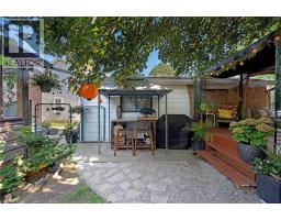 30 CENTRE Street - 32