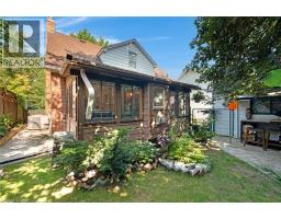 30 CENTRE Street - 33