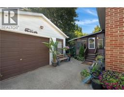 30 CENTRE Street - 34