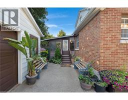 30 CENTRE Street - 35