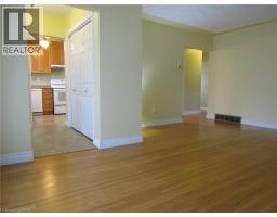 18 FOSTER Crescent - 11