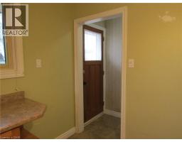 18 FOSTER Crescent - 20