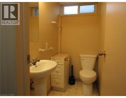 18 FOSTER Crescent - 22