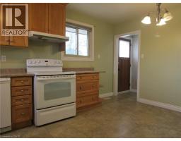 18 FOSTER Crescent - 6