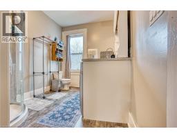 745 MAIN Street W - 17