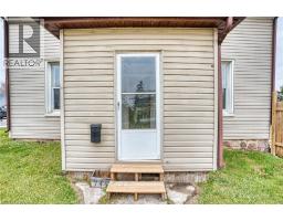 745 MAIN Street W - 3