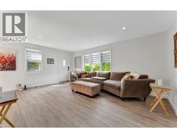 275 TALBOT Street N - 15