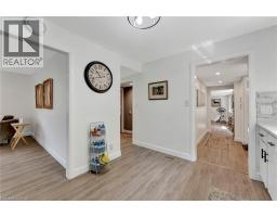 275 TALBOT Street N - 18