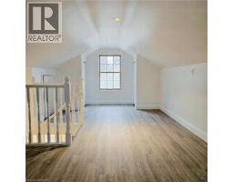 275 TALBOT Street N - 34