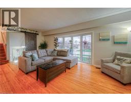 148 STRATHCONA Crescent - 11