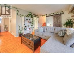 148 STRATHCONA Crescent - 13