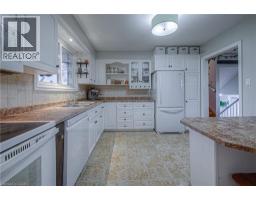 148 STRATHCONA Crescent - 16