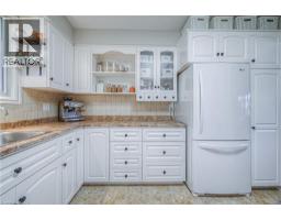 148 STRATHCONA Crescent - 18