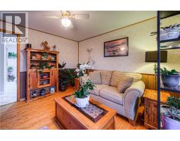 148 STRATHCONA Crescent - 8