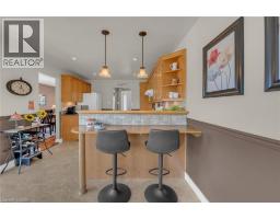 35 HIGHLAND Boulevard - 14