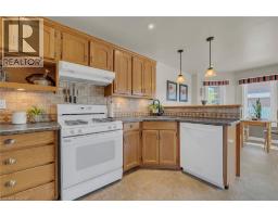 35 HIGHLAND Boulevard - 16