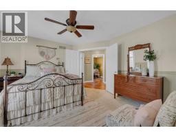 35 HIGHLAND Boulevard - 26