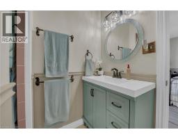 35 HIGHLAND Boulevard - 28