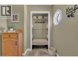 35 HIGHLAND Boulevard - 30