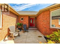 35 HIGHLAND Boulevard - 43