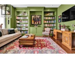 585 REGAL Place - 17