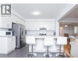 125 SILVERWOOD Crescent - 10