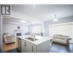 125 SILVERWOOD Crescent - 12