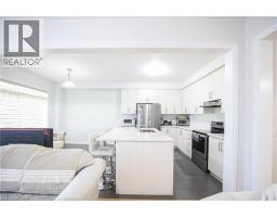 125 SILVERWOOD Crescent - 9