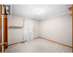 327 CONSERVATION Drive - 16