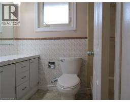 18 FOSTER Crescent - 13