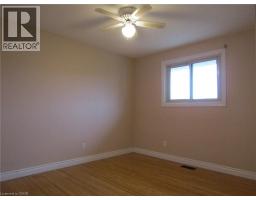 18 FOSTER Crescent - 14