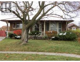 18 FOSTER Crescent - 2