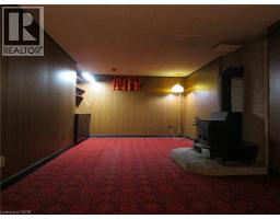 18 FOSTER Crescent - 24