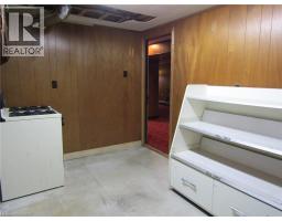 18 FOSTER Crescent - 30