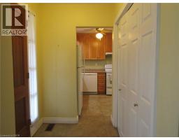 18 FOSTER Crescent - 5