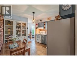 26 DOUGLAS Avenue - 18