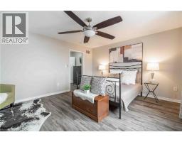 115 LARRY Crescent - 24