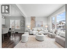 11 HEINS Avenue - 11