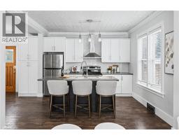 11 HEINS Avenue - 14