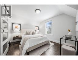 11 HEINS Avenue - 27