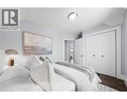 11 HEINS Avenue - 35