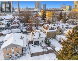 11 HEINS Avenue - 36