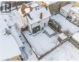 11 HEINS Avenue - 37