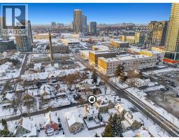 11 HEINS Avenue - 43