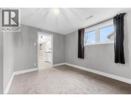 25 STEPHENS Court - 34