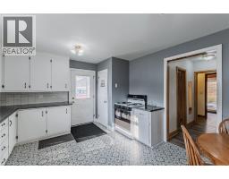 25 CHARLTON Crescent - 10