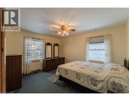 25 CHARLTON Crescent - 13