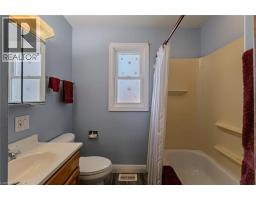 25 CHARLTON Crescent - 16