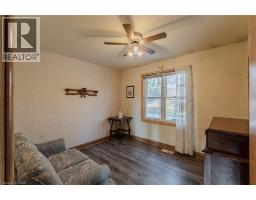 25 CHARLTON Crescent - 17